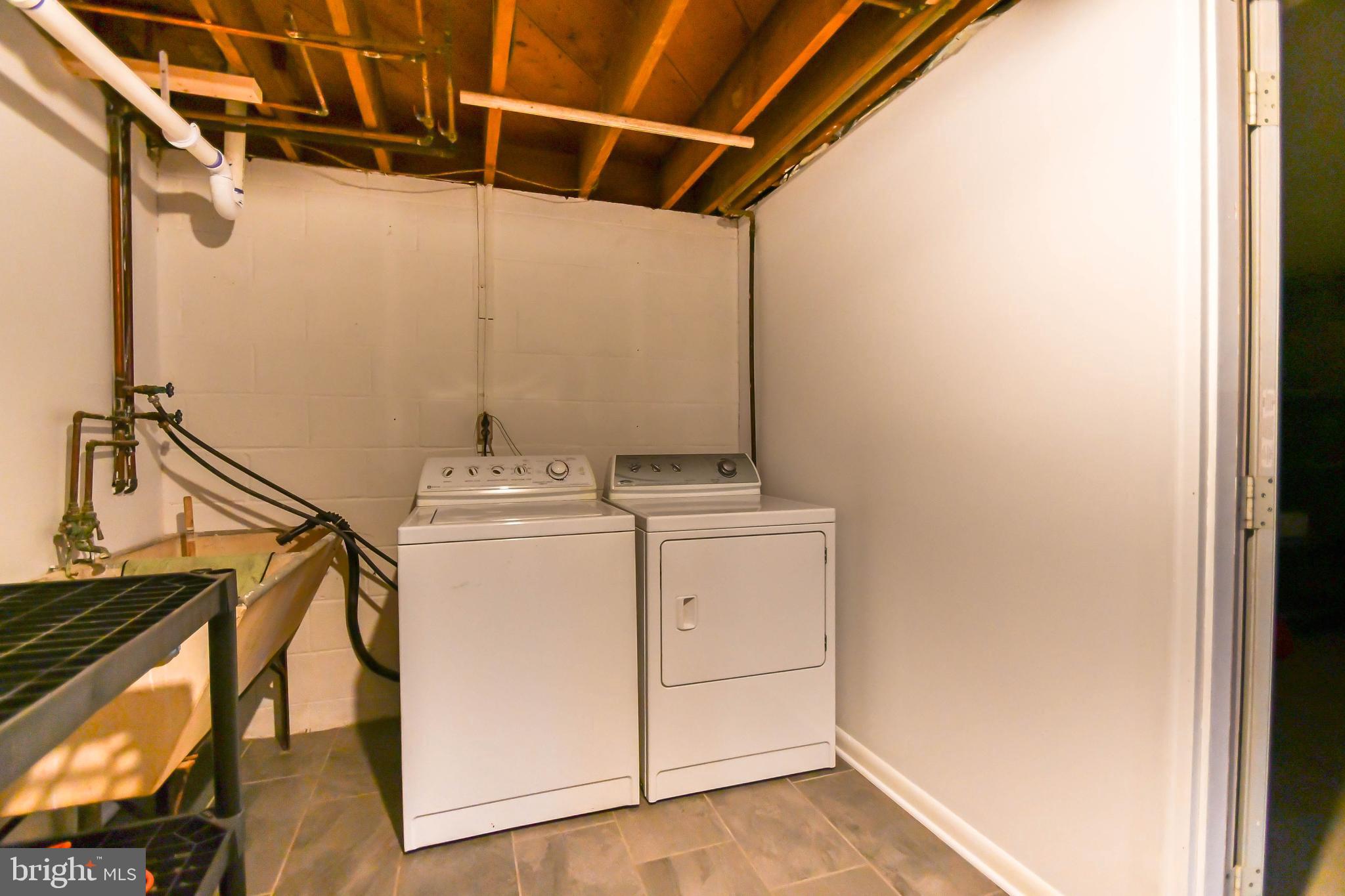 13 Edgeclift Road Towson, MD 21286 - Photo 28 of 34 Laundry Room
