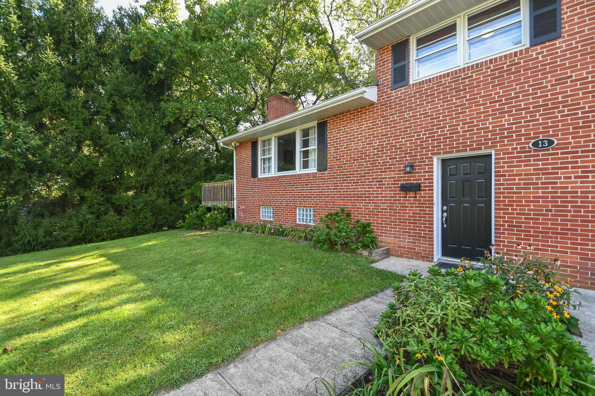 13 Edgeclift Road Towson, MD 21286 - Photo 32 of 34 Sidewalk to Front Entry