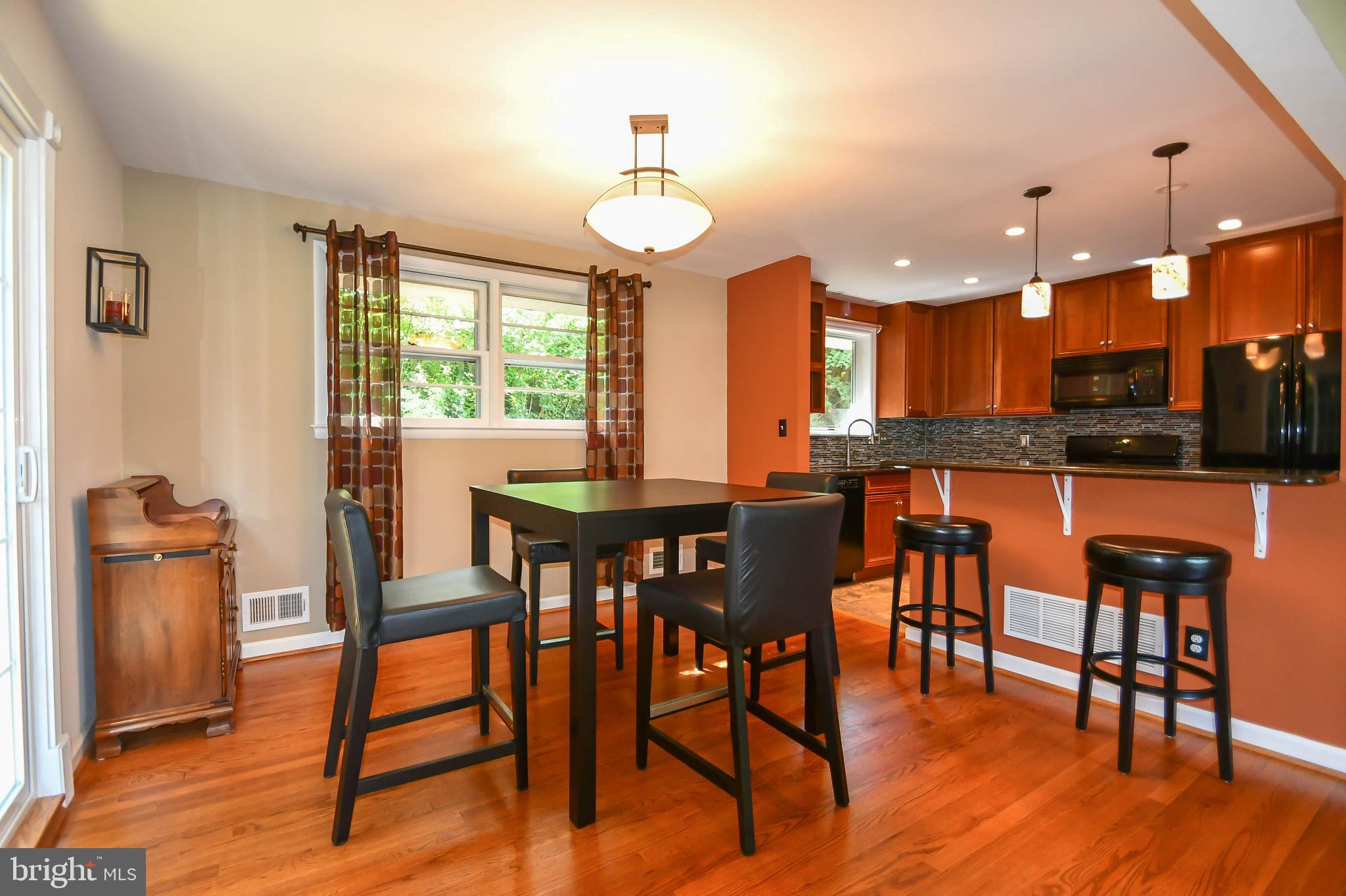13 Edgeclift Road Towson, MD 21286 - Photo 6 of 34 Dining Room with Hardwood Flooring