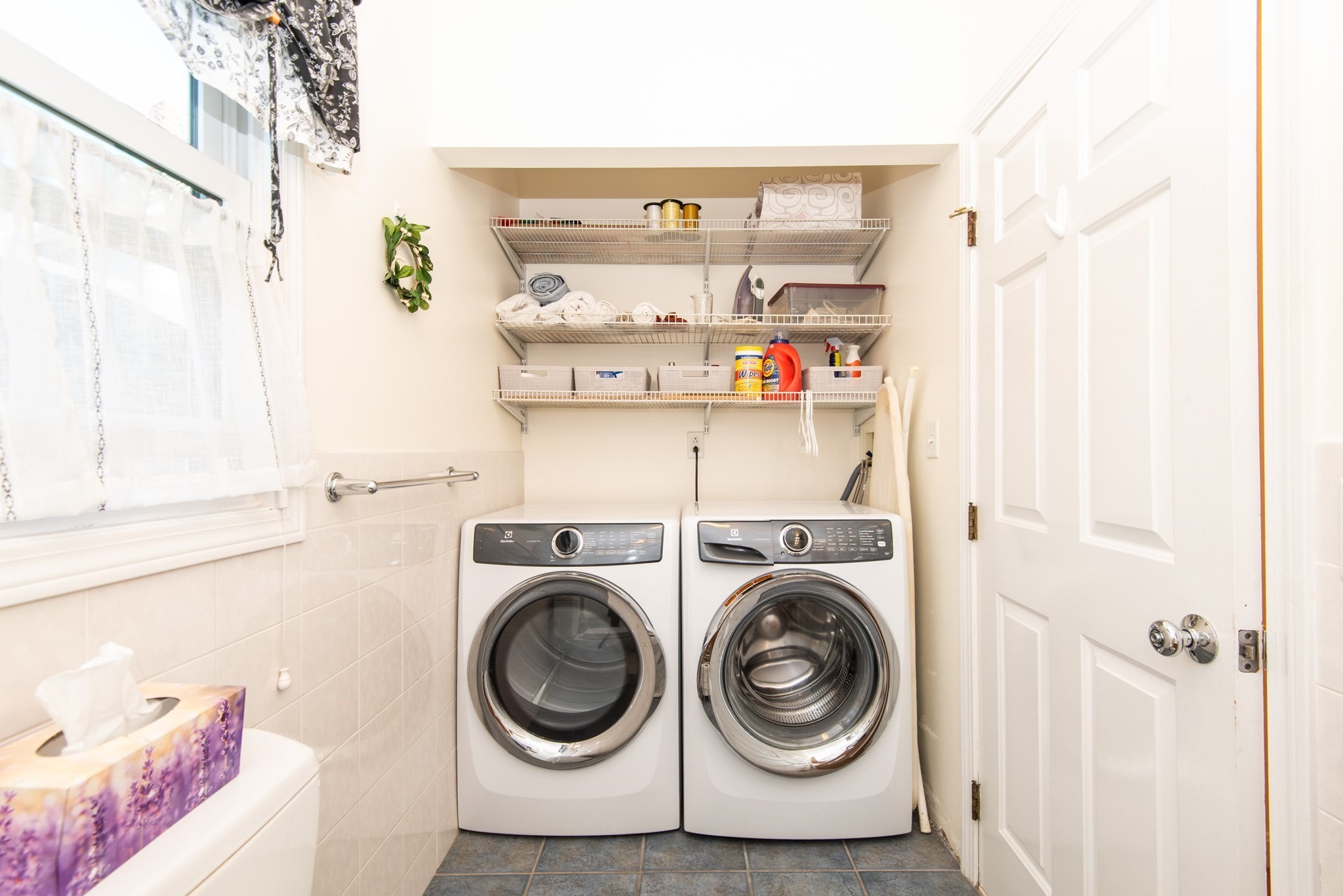 18 Union Street, Unit 1 Reading, MA 01867 - Photo 11 of 16 Gallery Image 11