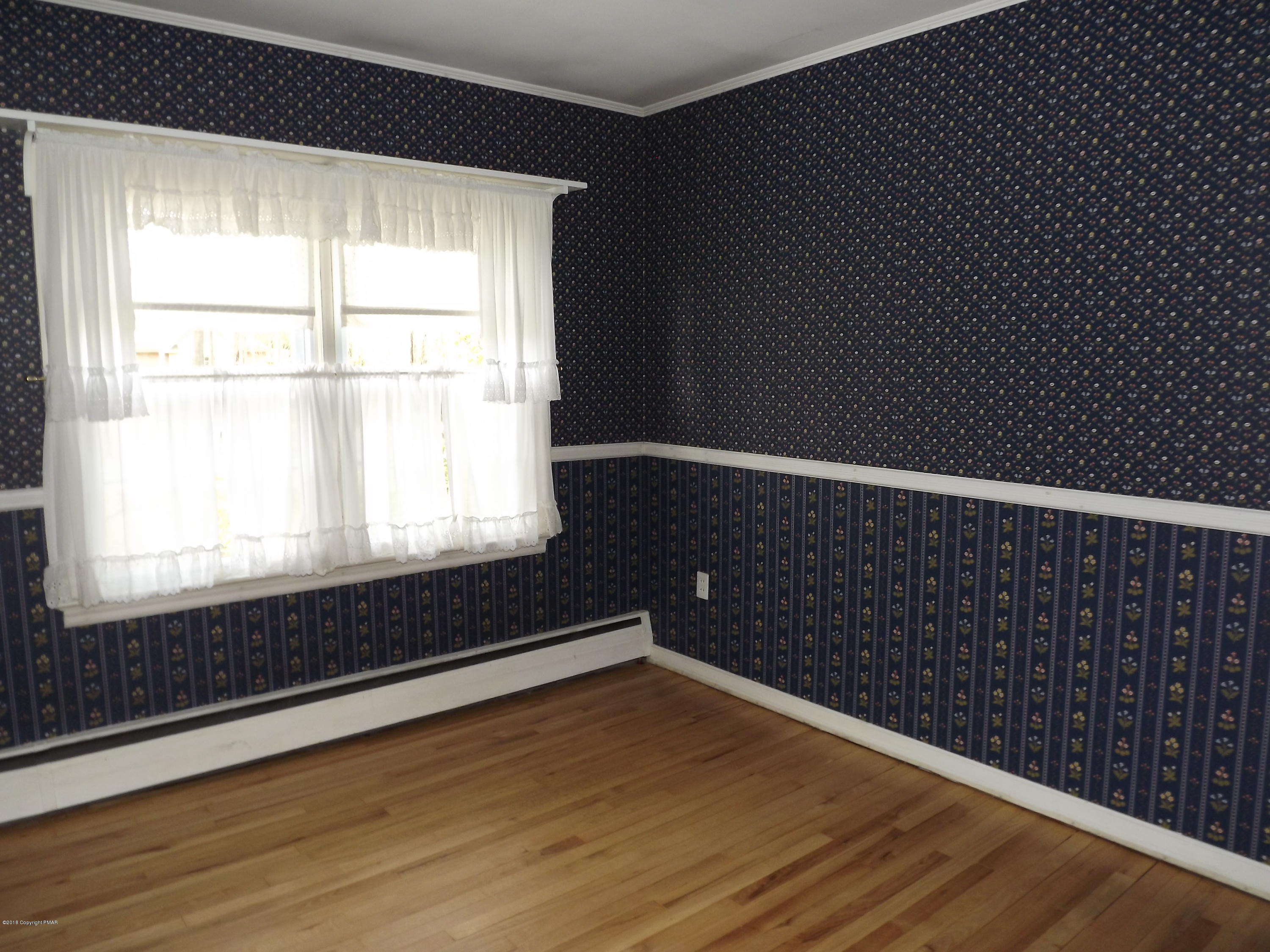 5610 Glenbrook Road Stroudsburg, PA 18360 - Photo 13 of 26 Bedroom 3
