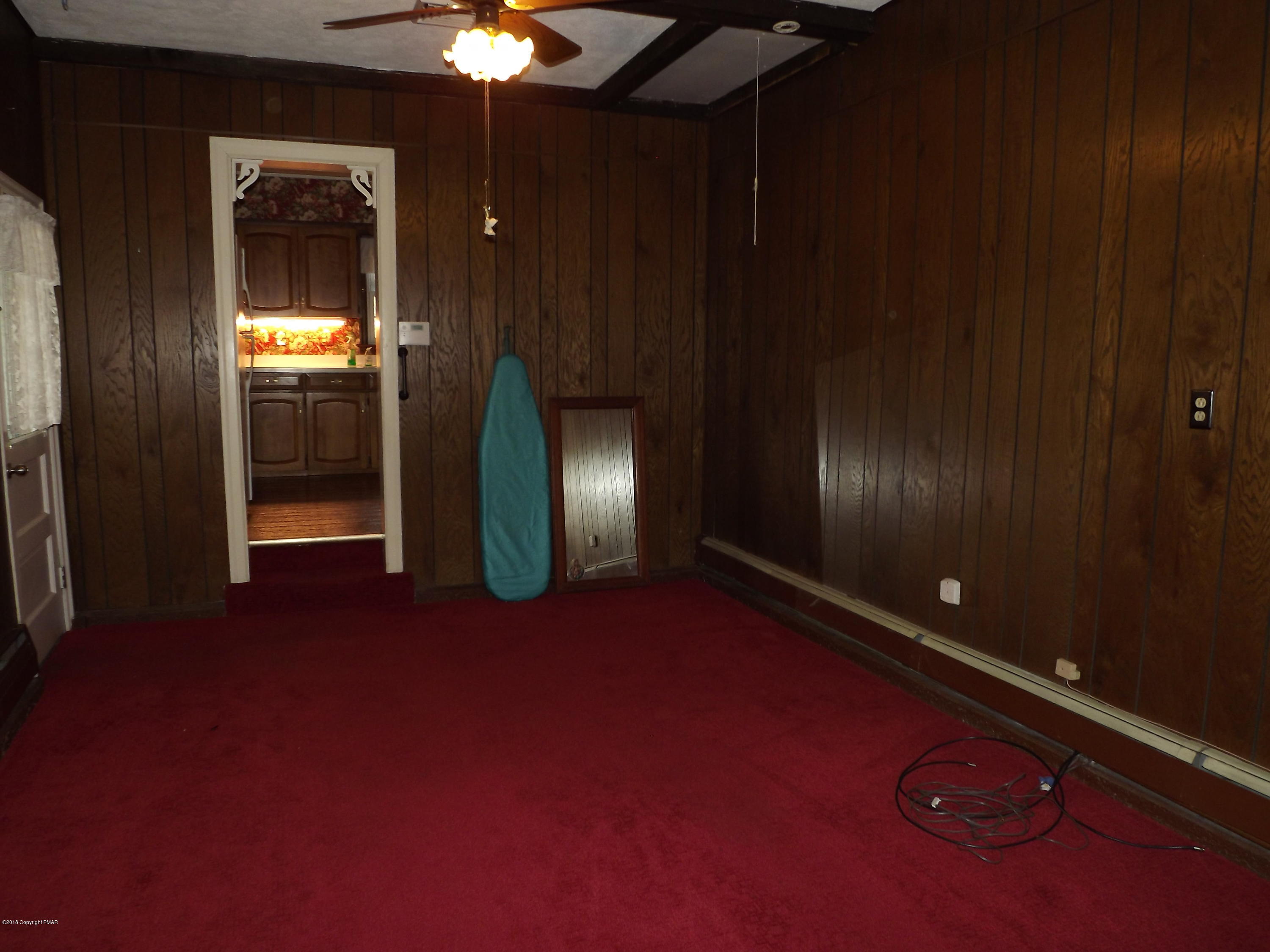 5610 Glenbrook Road Stroudsburg, PA 18360 - Photo 21 of 26 Family Room