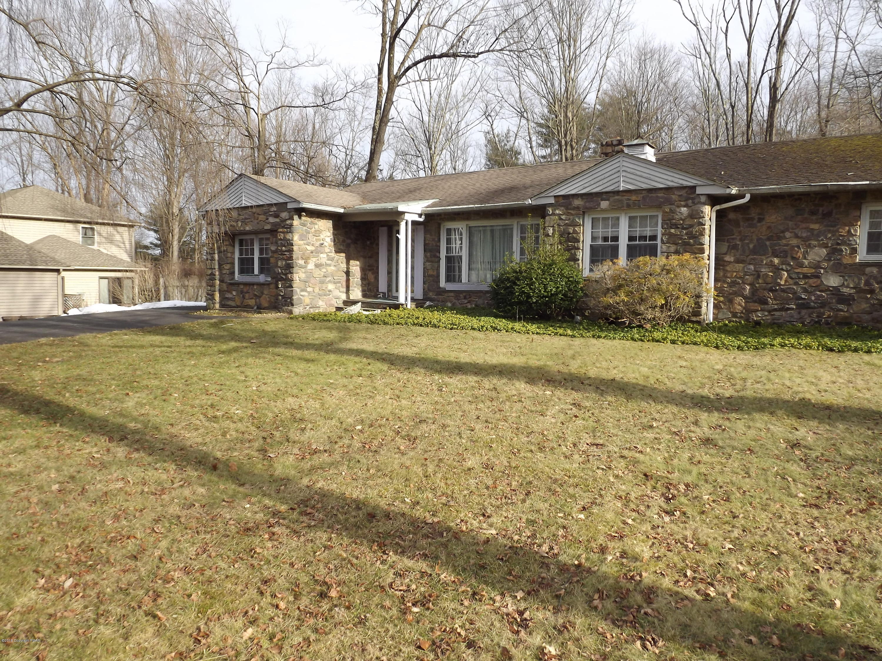 5610 Glenbrook Road Stroudsburg, PA 18360 - Photo 3 of 26 DSCF2815
