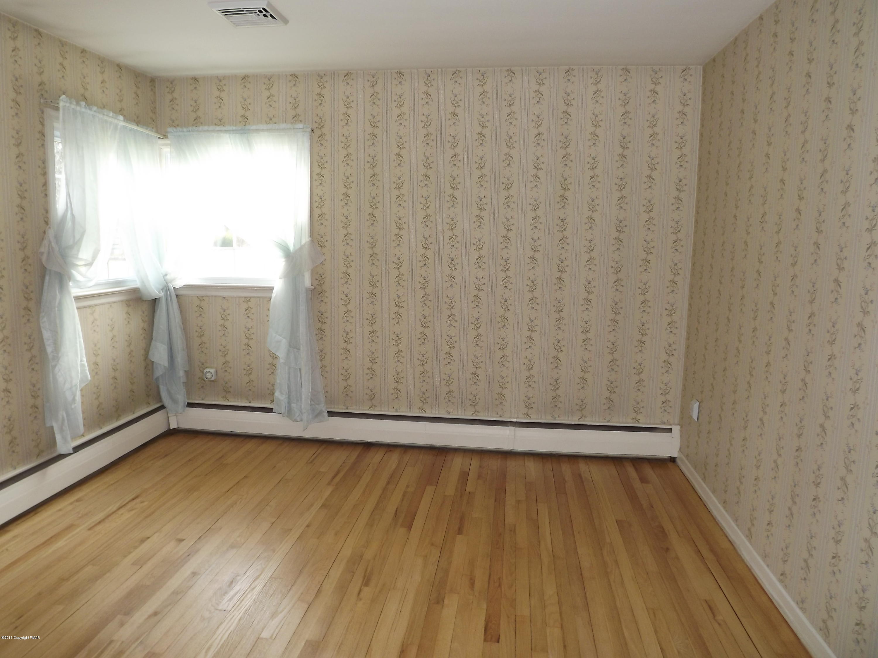 5610 Glenbrook Road Stroudsburg, PA 18360 - Photo 9 of 26 Bedroom 1