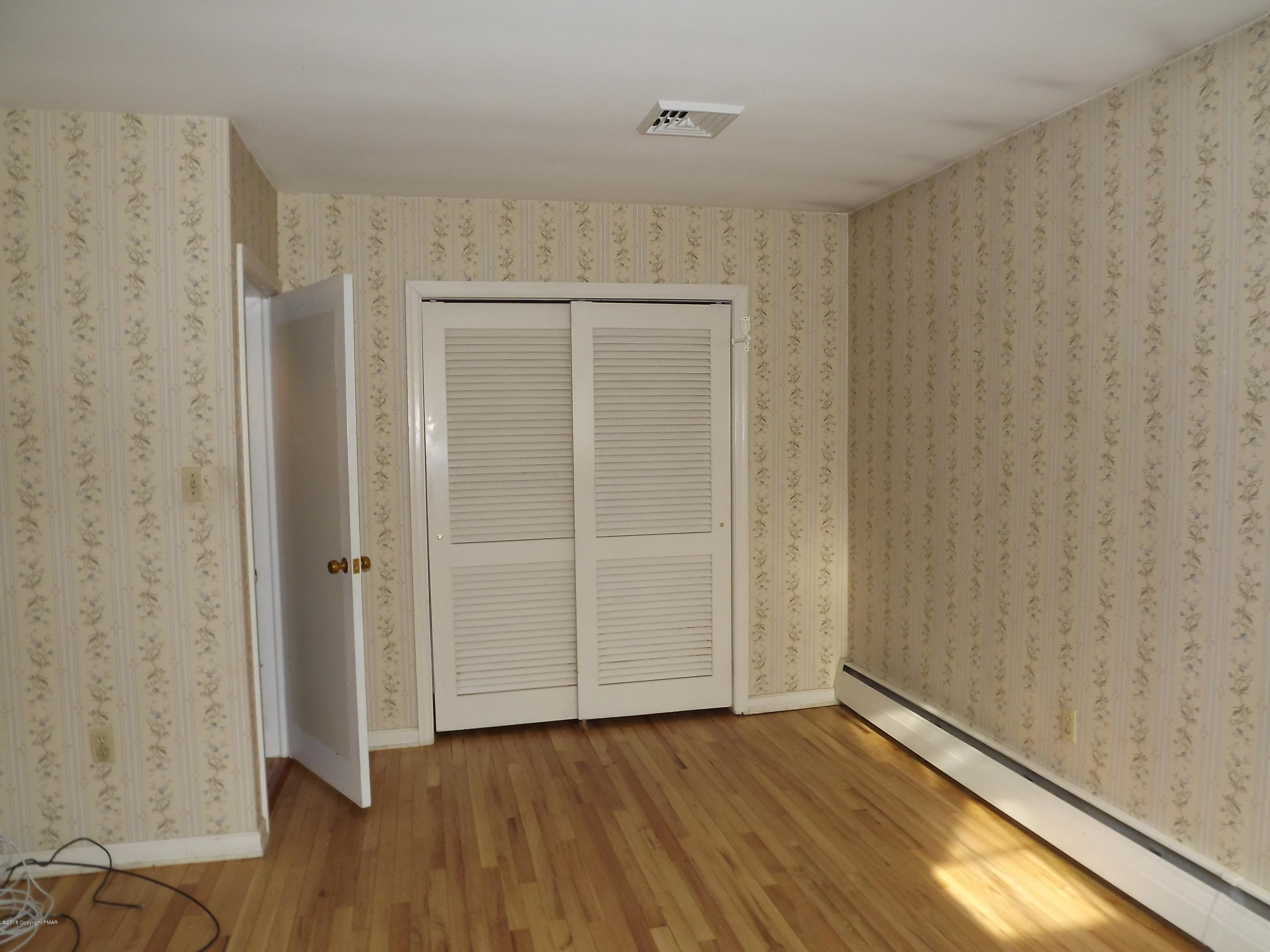 5610 Glenbrook Road Stroudsburg, PA 18360 - Photo 10 of 26 Bedroom 1