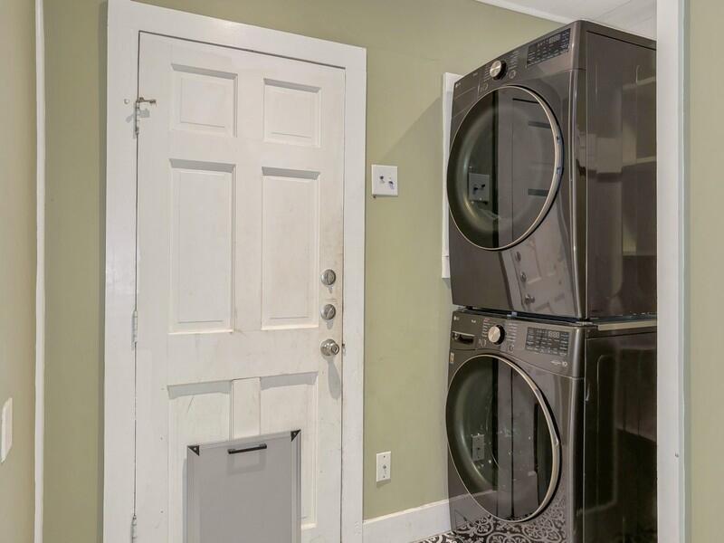 383 North Booker Street Crestview, FL 32536 - Photo 27 of 36 a utility room with dryer and washer
