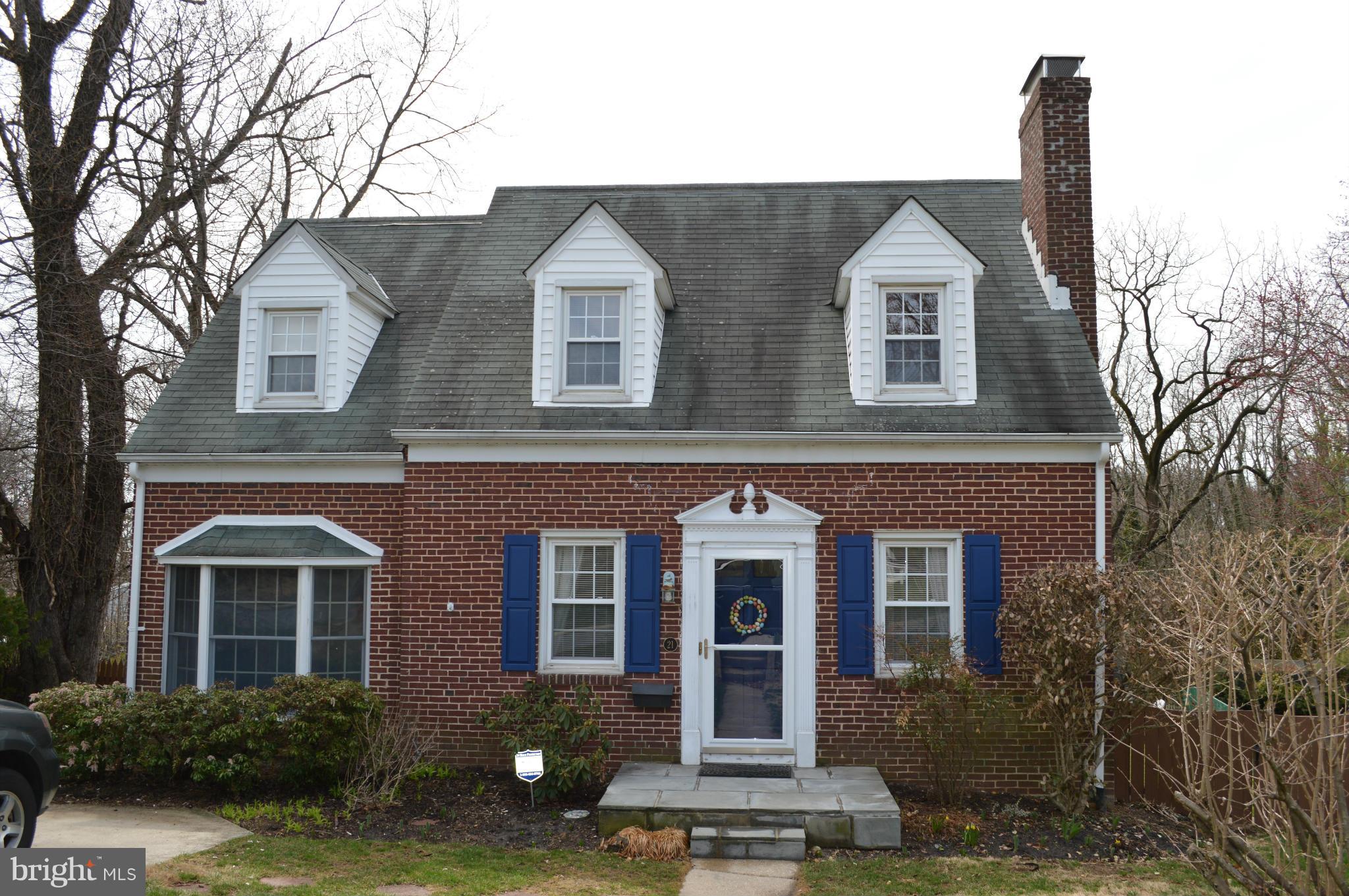 21 Tanglewood Road Baltimore, MD 21228 - Photo 1 of 29 Exterior (Front)