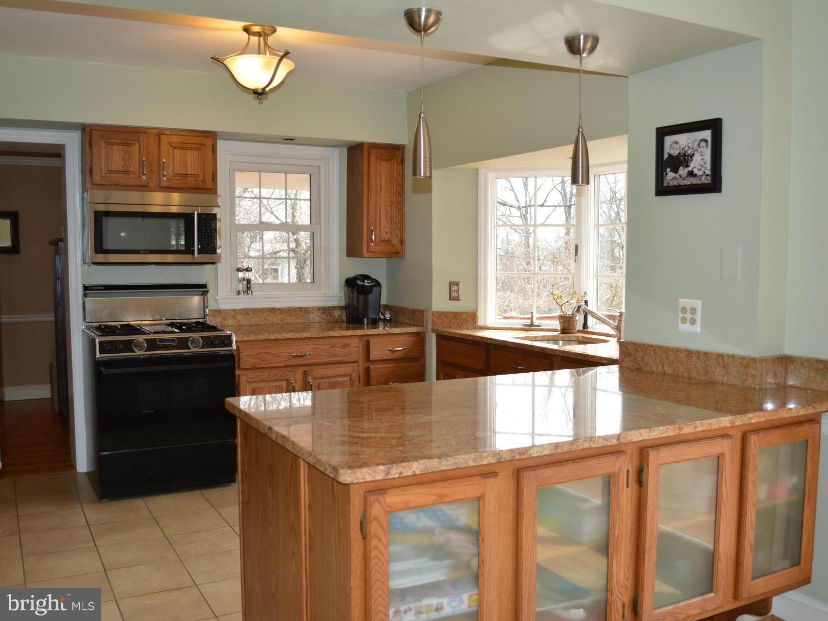 21 Tanglewood Road Baltimore, MD 21228 - Photo 13 of 29 Kitchen