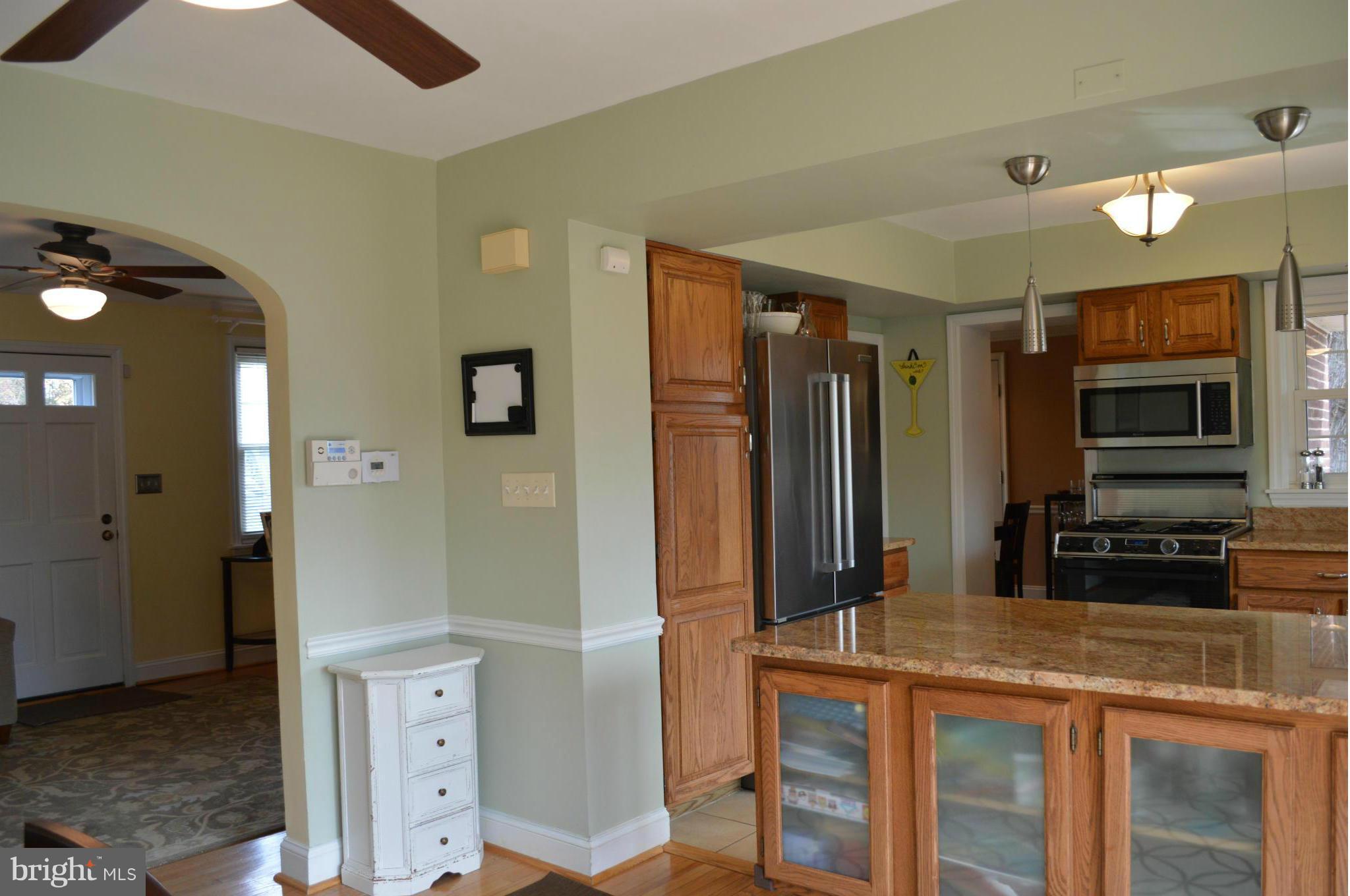 21 Tanglewood Road Baltimore, MD 21228 - Photo 15 of 29 Kitchen