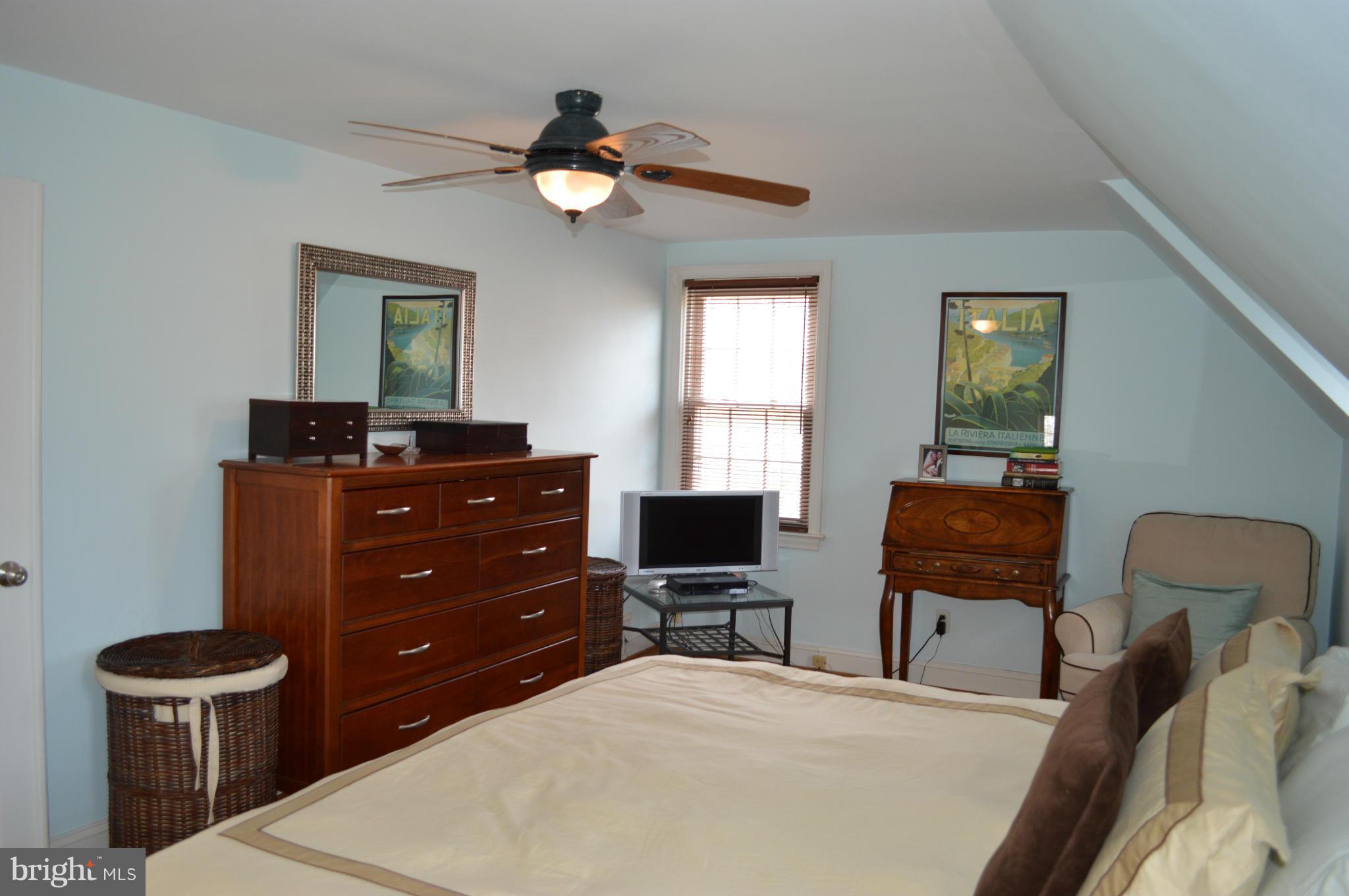 21 Tanglewood Road Baltimore, MD 21228 - Photo 18 of 29 Bedroom (Master)