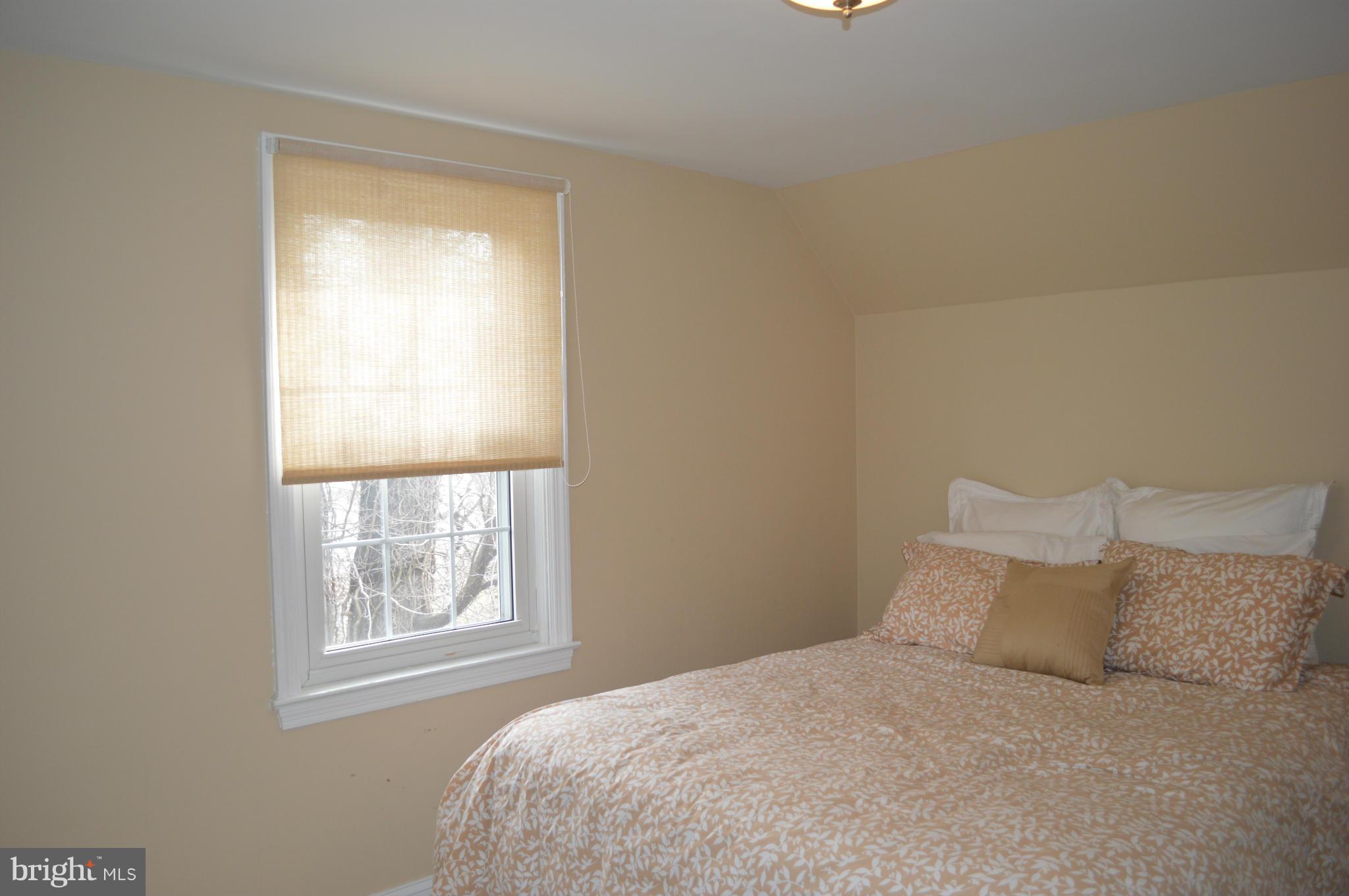 21 Tanglewood Road Baltimore, MD 21228 - Photo 19 of 29 2nd Bedroom