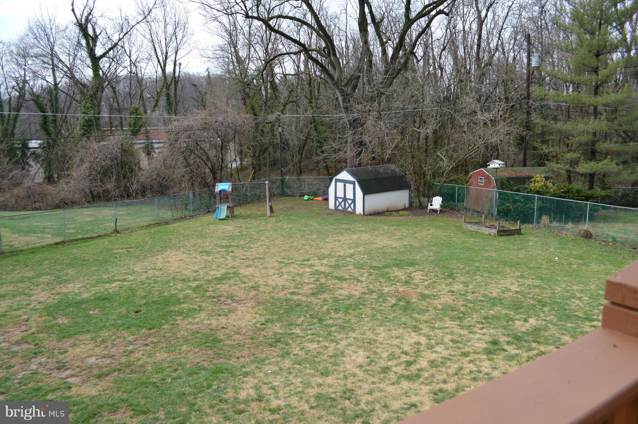 21 Tanglewood Road Baltimore, MD 21228 - Photo 26 of 29 Huge Backyard!
