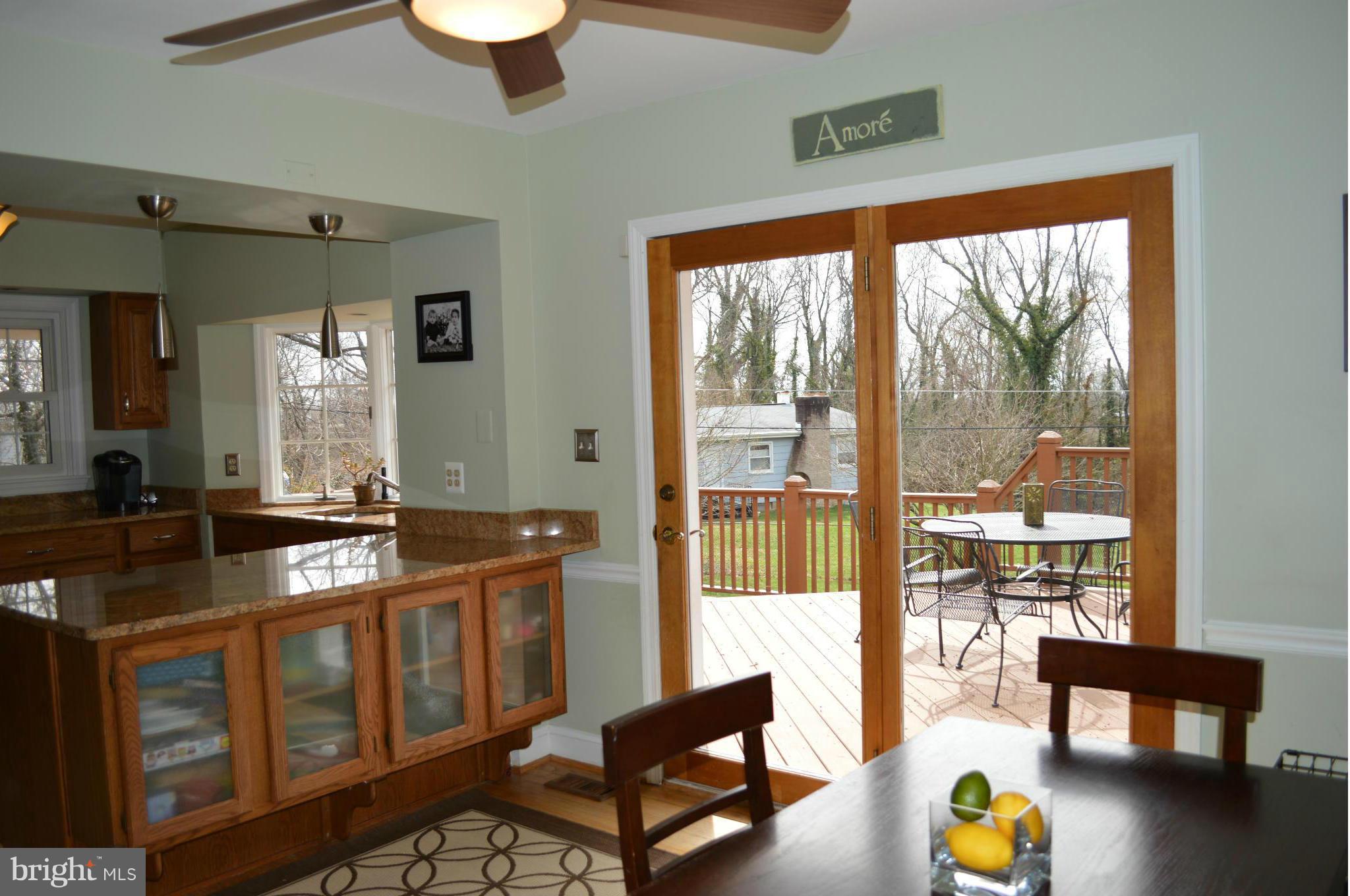 21 Tanglewood Road Baltimore, MD 21228 - Photo 9 of 29 Table space in Kitchen