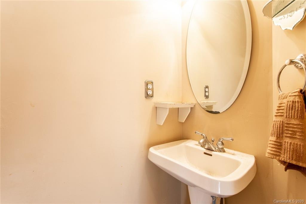 12321 Cardinal Point Road Charlotte, NC 28269 - Photo 21 of 43 Gallery Image 21