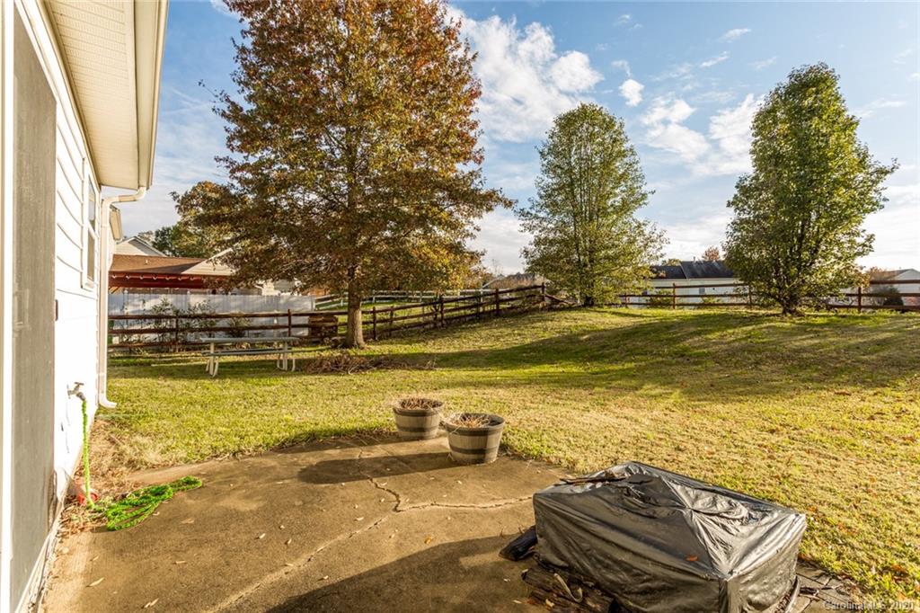 12321 Cardinal Point Road Charlotte, NC 28269 - Photo 38 of 43 Gallery Image 38