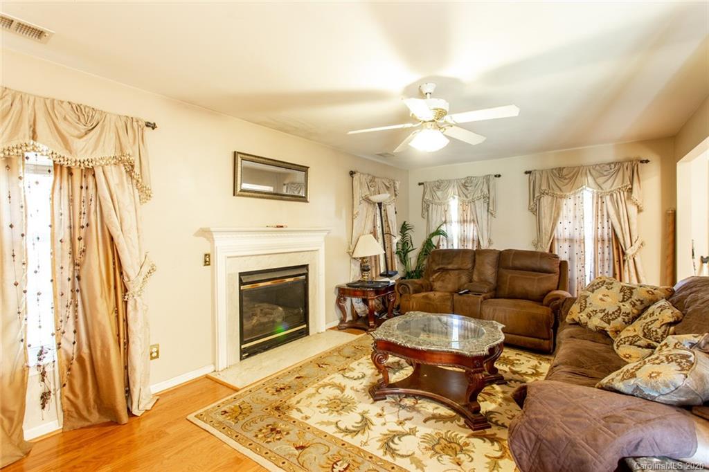 12321 Cardinal Point Road Charlotte, NC 28269 - Photo 10 of 43 Gallery Image 10