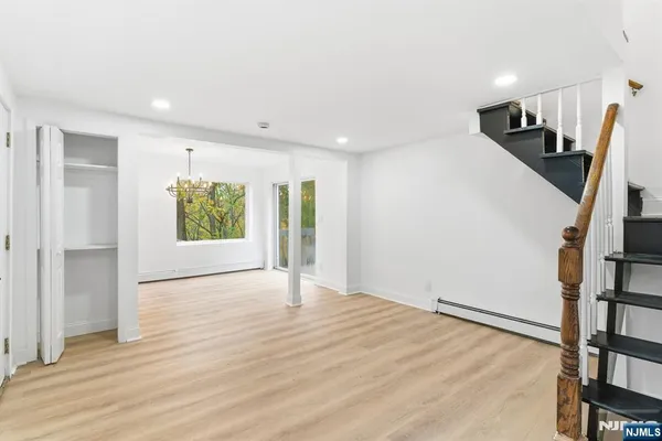 $2,950 | 292 Macopin Road, Bloomingdale, NJ 07403