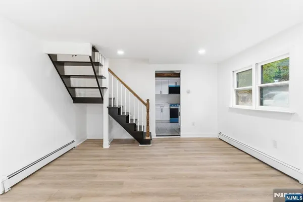 $2,950 | 292 Macopin Road, Bloomingdale, NJ 07403