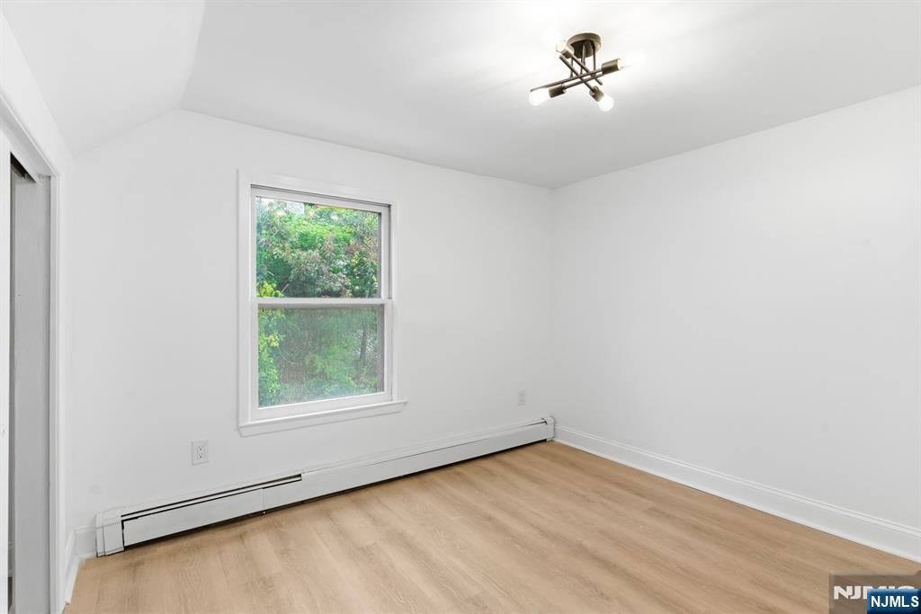 292 Macopin Road Bloomingdale, NJ 07403 - Photo 16 of 25