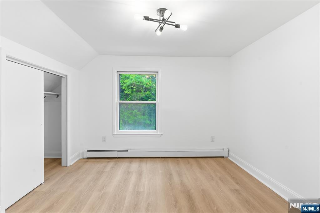 292 Macopin Road Bloomingdale, NJ 07403 - Photo 18 of 25