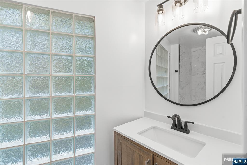 292 Macopin Road Bloomingdale, NJ 07403 - Photo 22 of 25