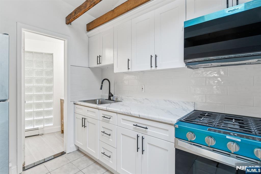 292 Macopin Road Bloomingdale, NJ 07403 - Photo 7 of 25