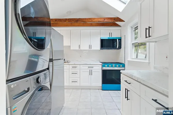 $2,950 | 292 Macopin Road, Bloomingdale, NJ 07403