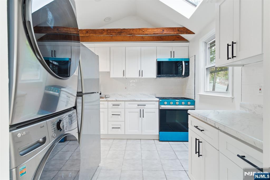 292 Macopin Road Bloomingdale, NJ 07403 - Photo 8 of 25