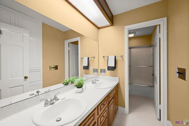 $365,000 | 886 Hedgewood Drive, Baton Rouge, LA 70815