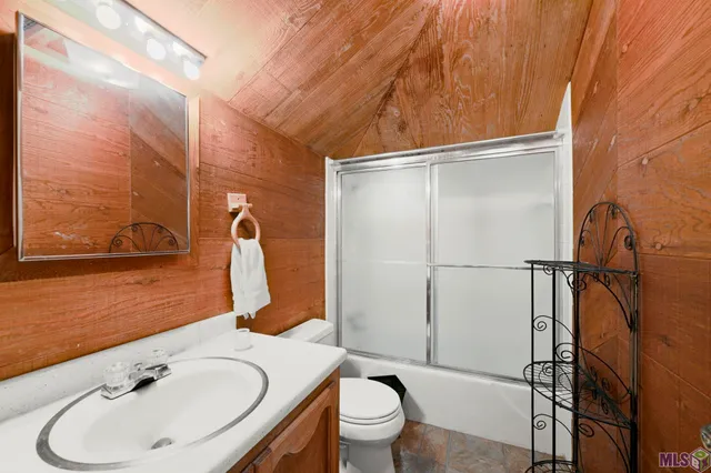 $365,000 | 886 Hedgewood Drive, Baton Rouge, LA 70815