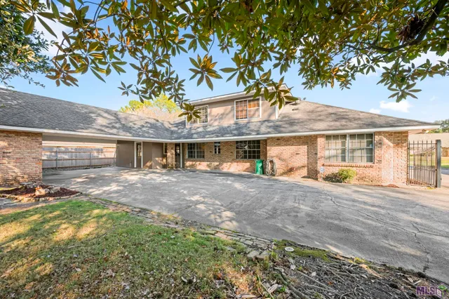 $365,000 | 886 Hedgewood Drive, Baton Rouge, LA 70815