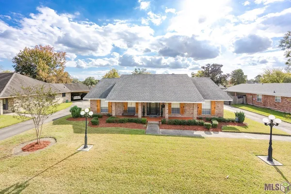 $330,000 | 12572 Parkwood Drive, Baton Rouge, LA 70815