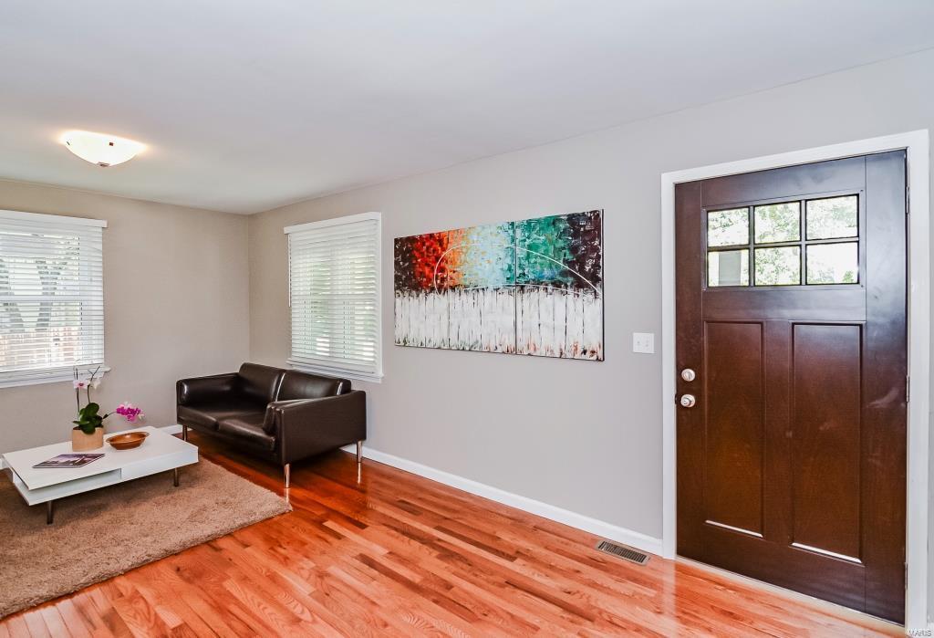 10348 Conway Road Frontenac, MO 63131 - Photo 2 of 23 Gallery Image 2