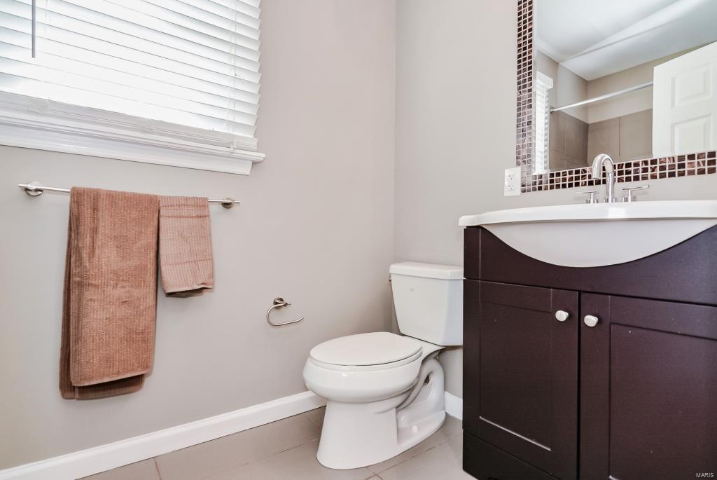 10348 Conway Road Frontenac, MO 63131 - Photo 17 of 23 Gallery Image 17