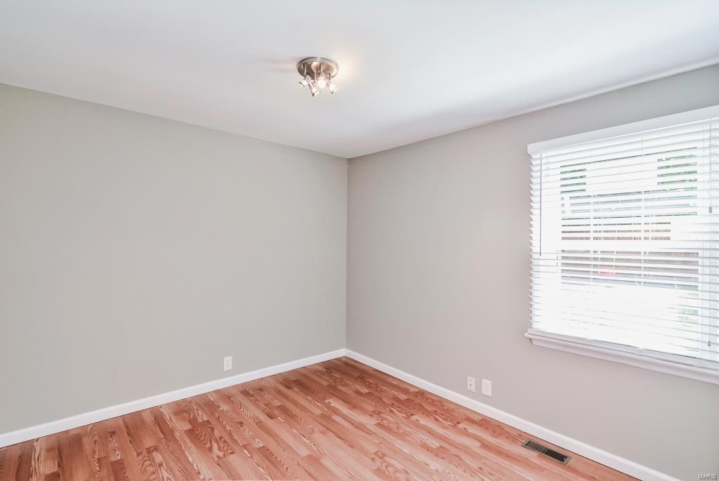 10348 Conway Road Frontenac, MO 63131 - Photo 9 of 23 Gallery Image 9