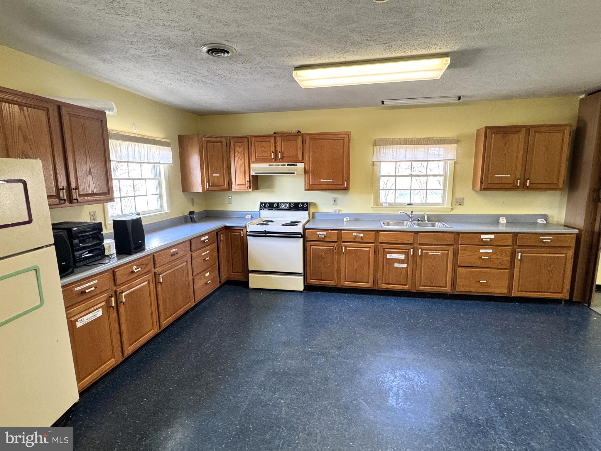 401 Yale Street Lewistown, PA 17044 - Photo 5 of 27