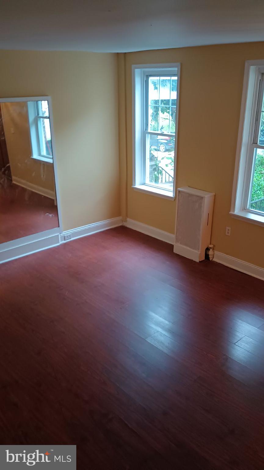 107 South Wickham Road Baltimore, MD 21229 - Photo 13 of 16