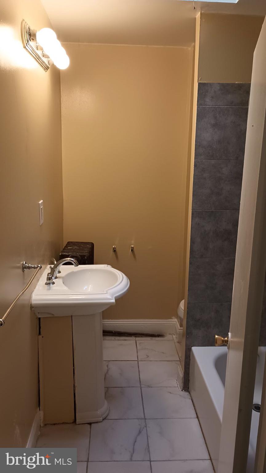 107 South Wickham Road Baltimore, MD 21229 - Photo 15 of 16