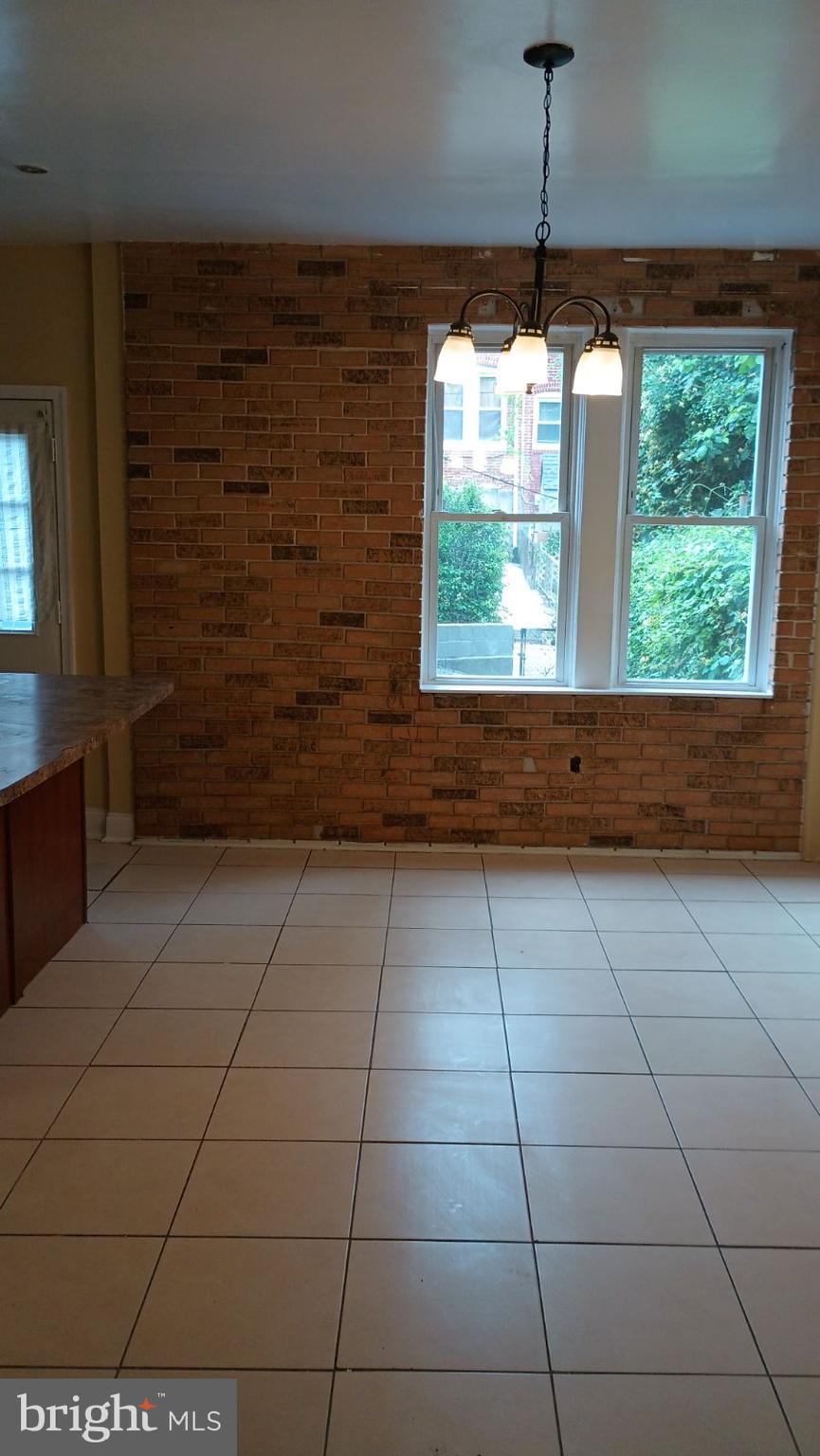 107 South Wickham Road Baltimore, MD 21229 - Photo 2 of 16