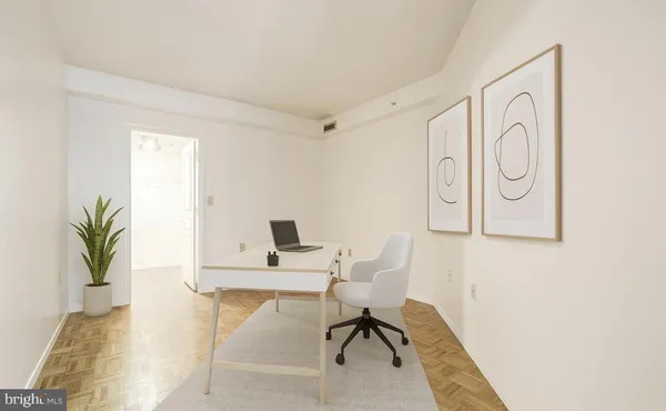 $2,900 | 7111 Woodmont Avenue, Unit 209, Bethesda, MD 20815