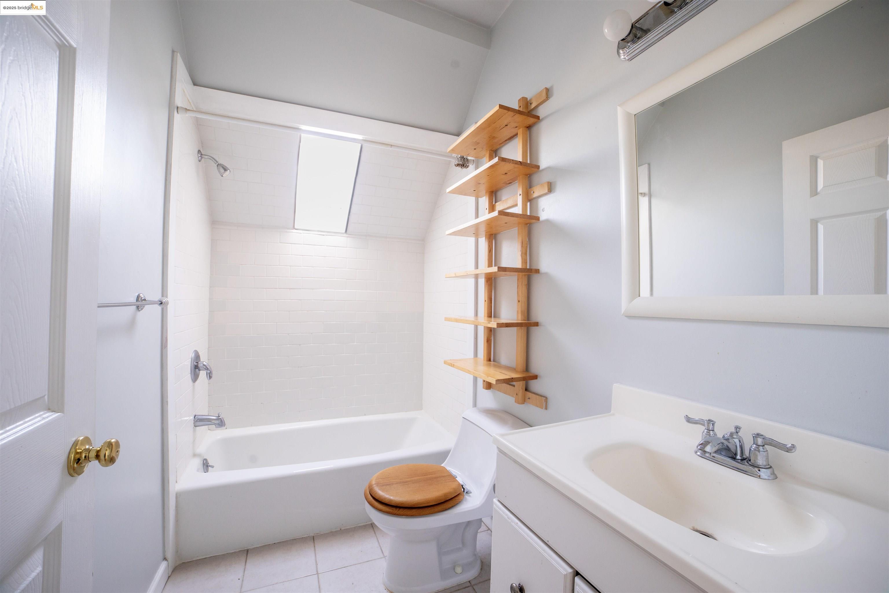 1009 Madison Street Oakland, CA 94607 - Photo 24 of 37