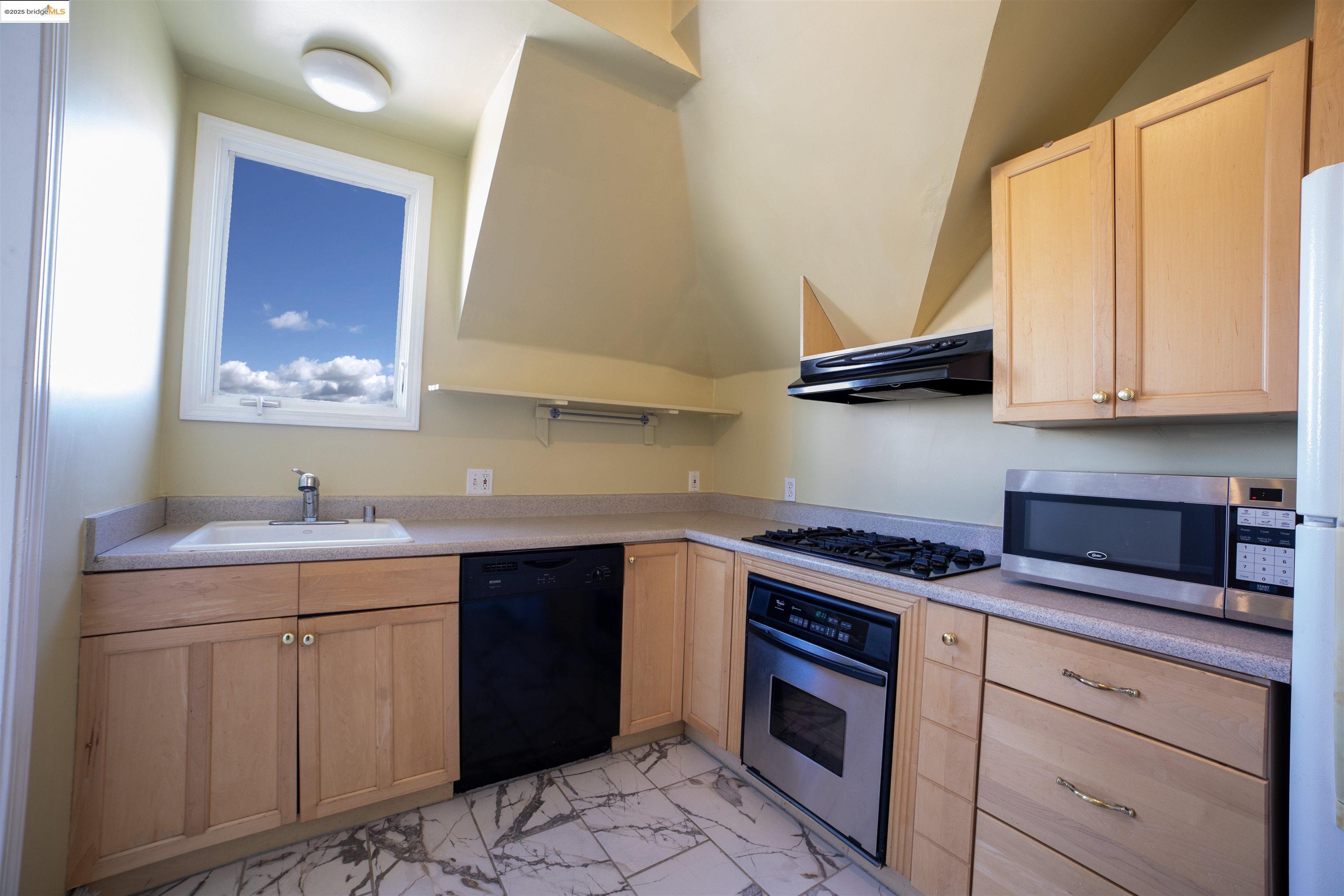 1009 Madison Street Oakland, CA 94607 - Photo 28 of 37