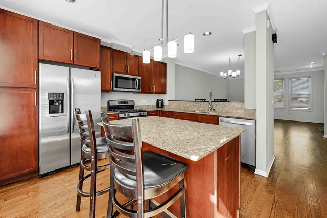 $4,600 | 1040 North Kingsbury Street, Chicago, IL 60610