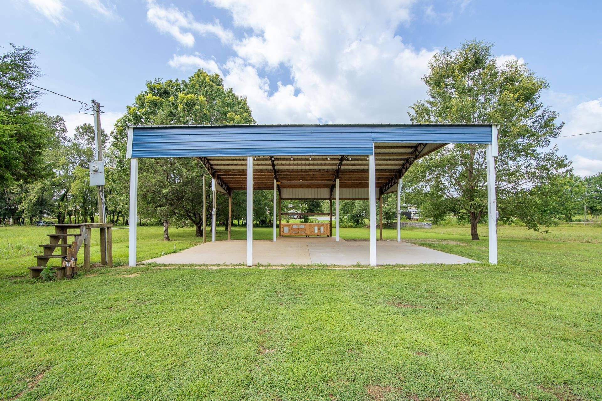 56 Shirley Terry Loop Savannah, TN 38372 - Photo 2 of 17
