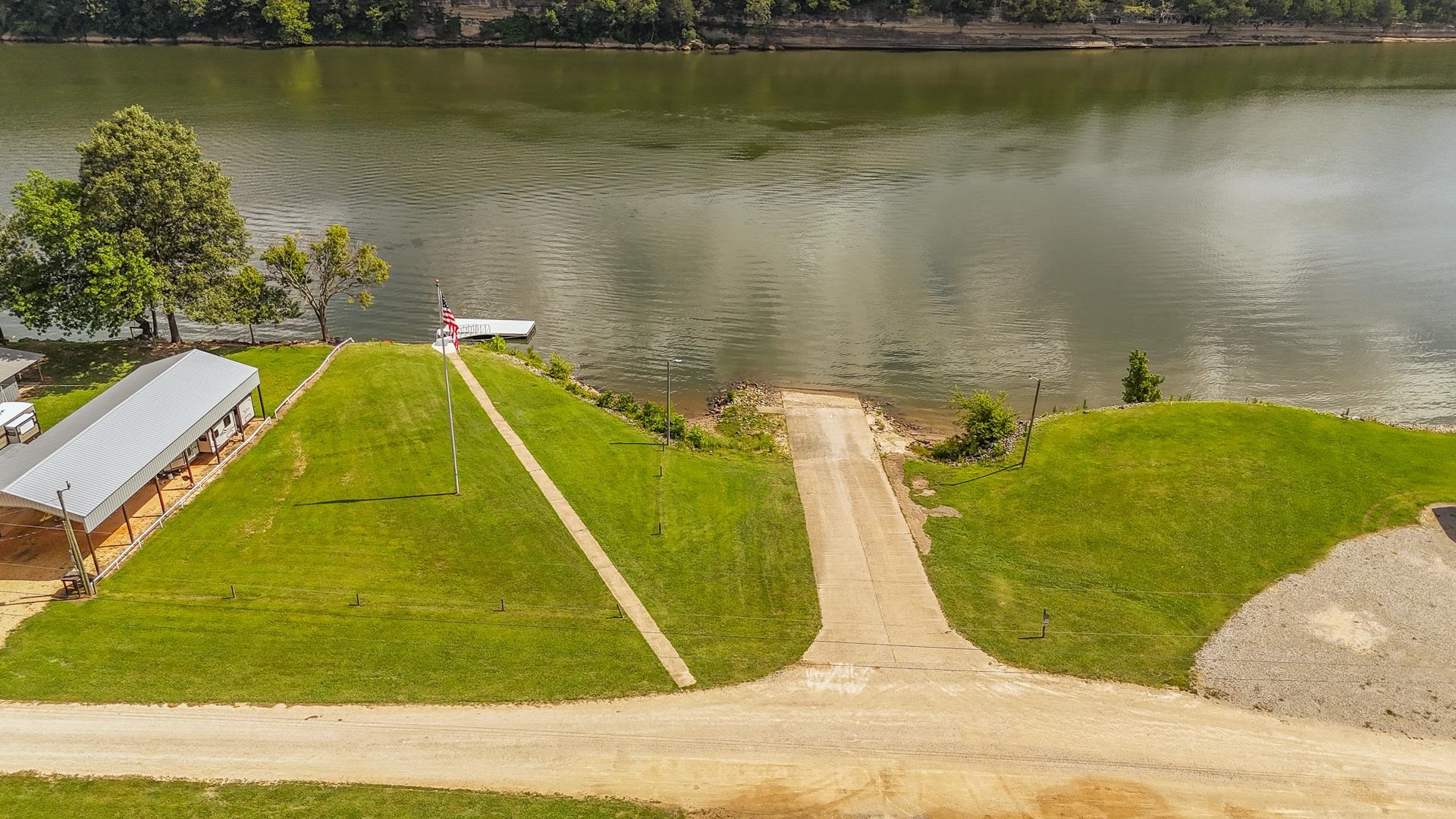 56 Shirley Terry Loop Savannah, TN 38372 - Photo 10 of 17