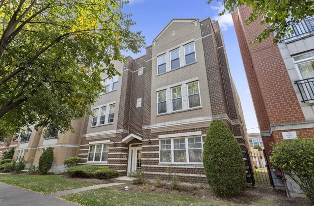 $2,150 | 2154 North Natchez Avenue, Unit 3N, Chicago, IL 60707