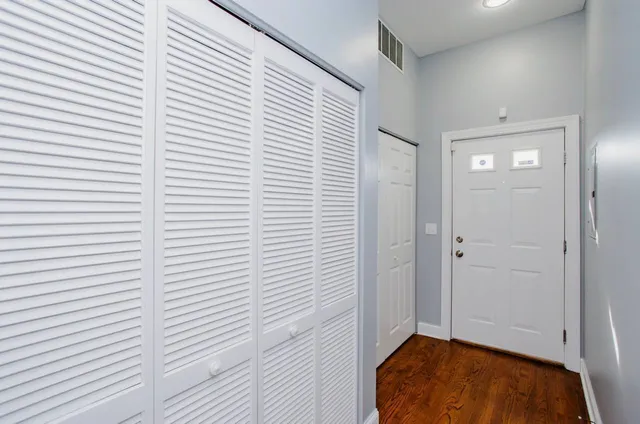 $2,150 | 2154 North Natchez Avenue, Unit 3N, Chicago, IL 60707