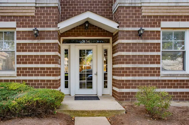 $2,150 | 2154 North Natchez Avenue, Unit 3N, Chicago, IL 60707