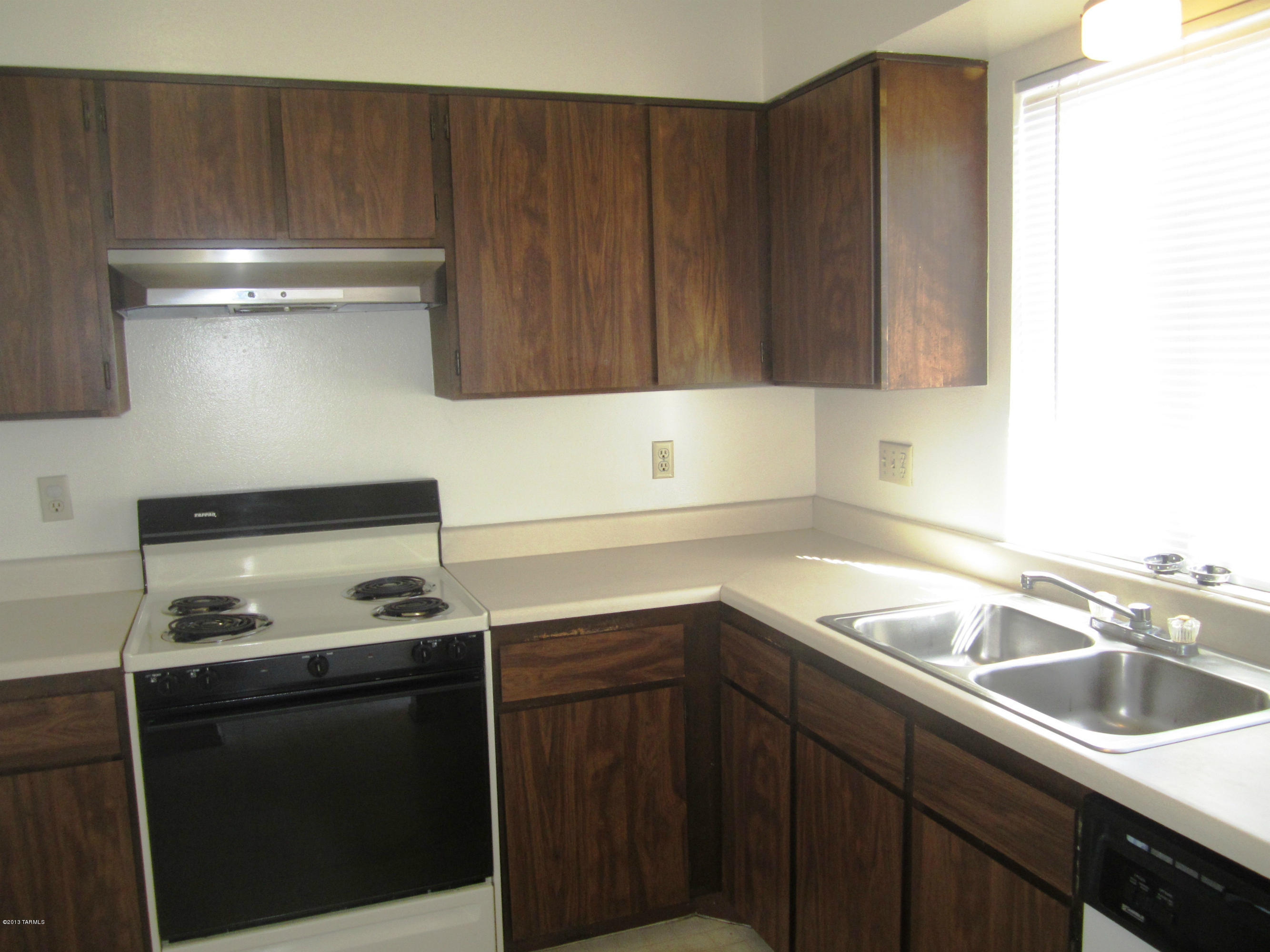 958 South Pantano Road Tucson, AZ 85710 - Photo 3 of 11