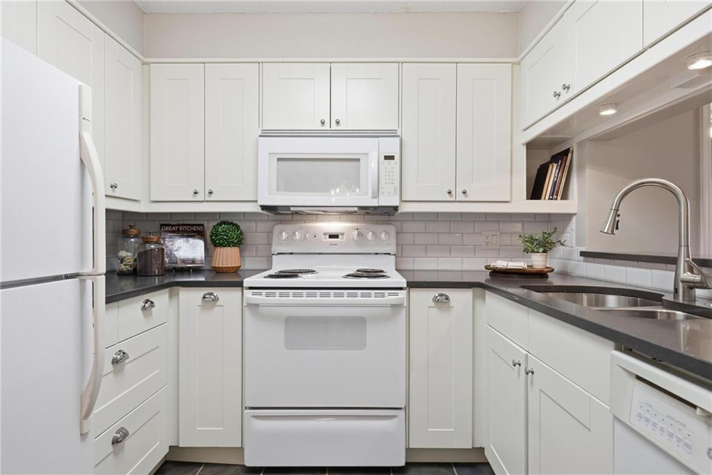 1800 Clairmont Lake, Unit 719 Decatur, GA 30033 - Photo 11 of 33